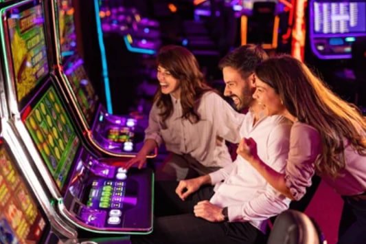 Play'n GO slot game interface on supermpo login showing reel layout and payline structure